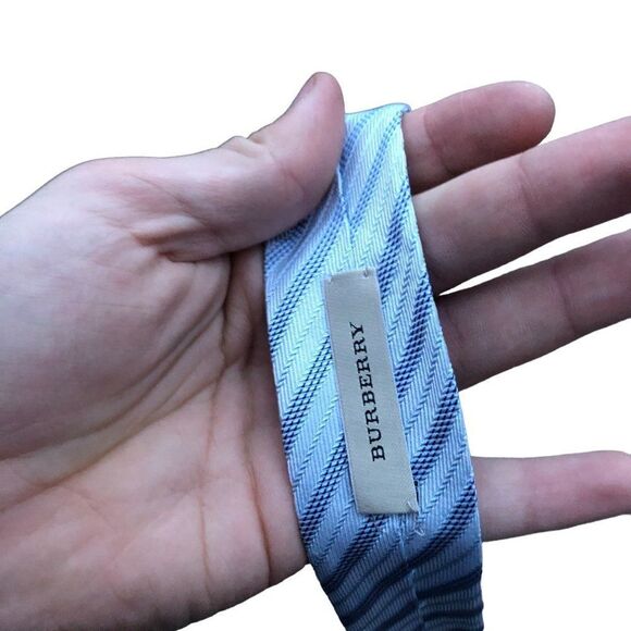 100% Authentic Burberry Tie 'Handmade in England' Blue - Picture 4 of 9